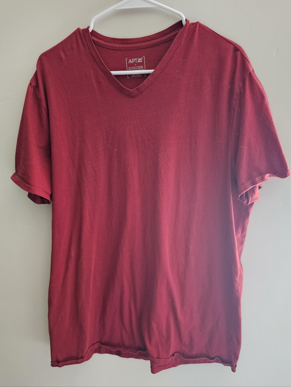 Apt. 9 Men's Crimson V-Neck Short Sleeve Tee
